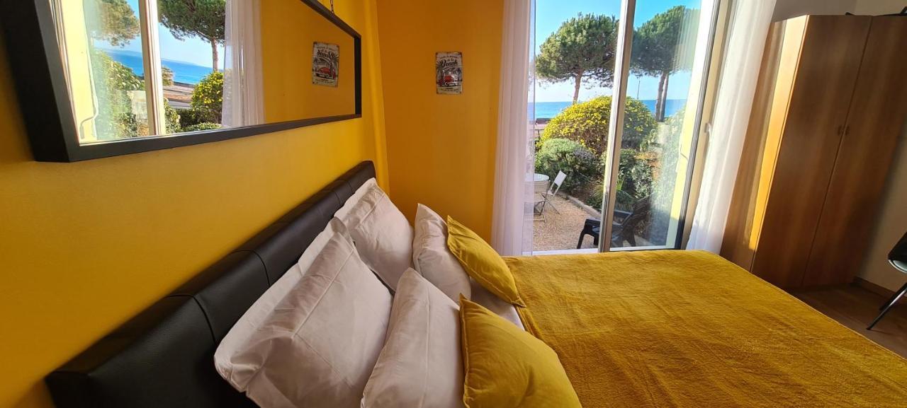 Studio De La Plage - Mer, Terrasse Et Garage Cagnes-sur-Mer Exterior foto
